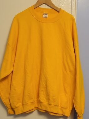 Gildan Men's Crewneck Sweater in Bright Yellow